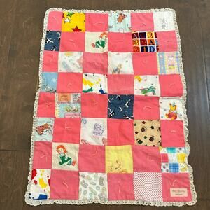 Vtg‎ Homemade Patchwork Cotton Baby Quilt 28x21” Scalloped Edge Eyelet Lace Trim